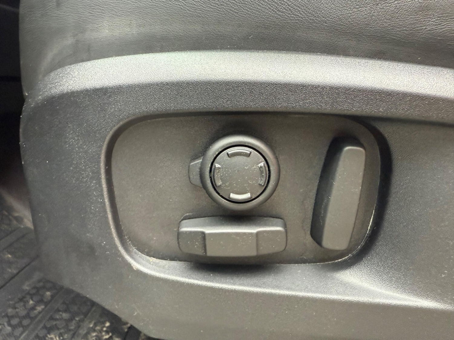 Used Land Rover Defender 2021 for sale - 77799025: Photo 25