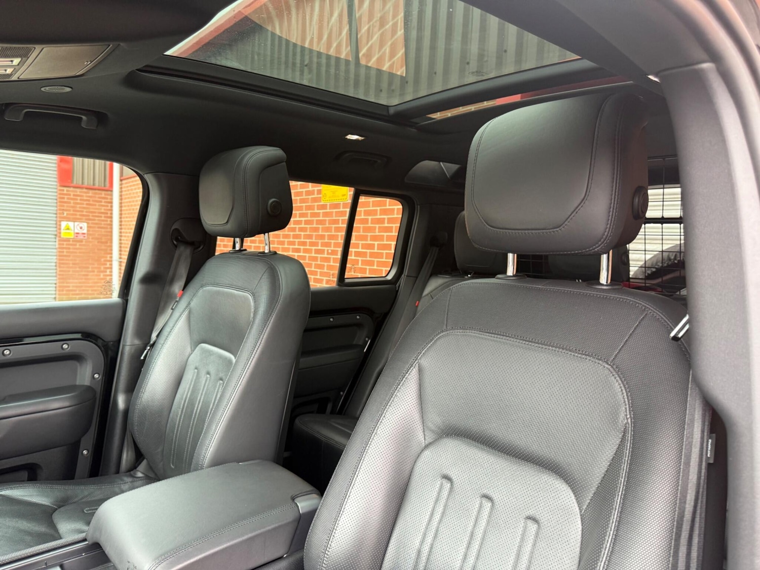 Used Land Rover Defender 2021 for sale - 77799025: Photo 27