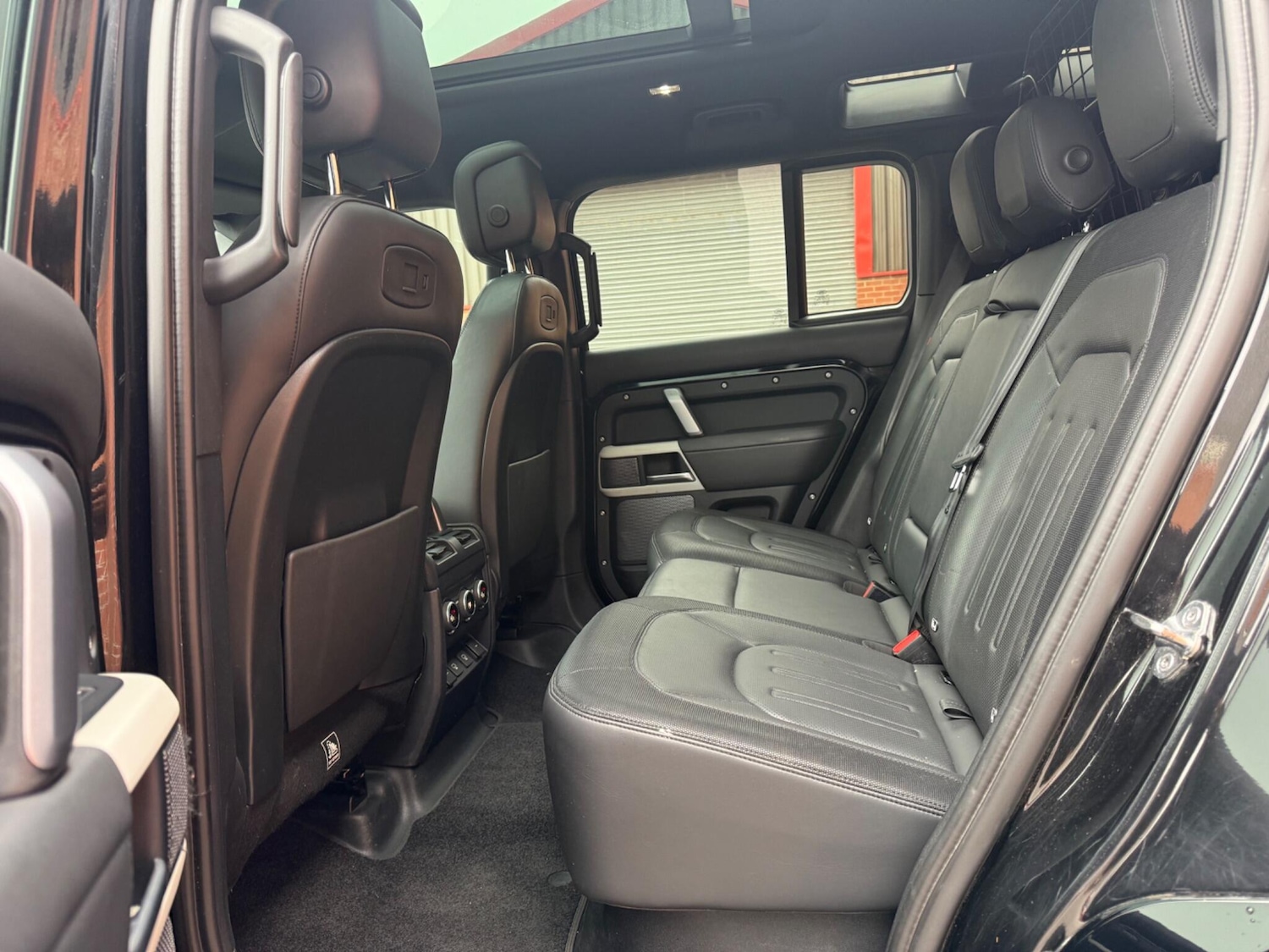 Used Land Rover Defender 2021 for sale - 77799025: Photo 28