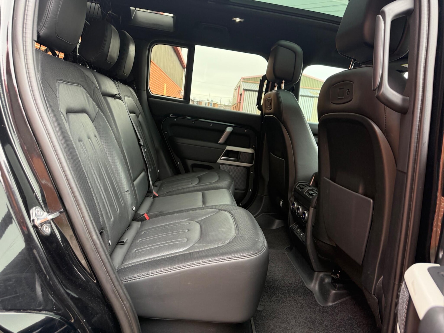 Used Land Rover Defender 2021 for sale - 77799025: Photo 30