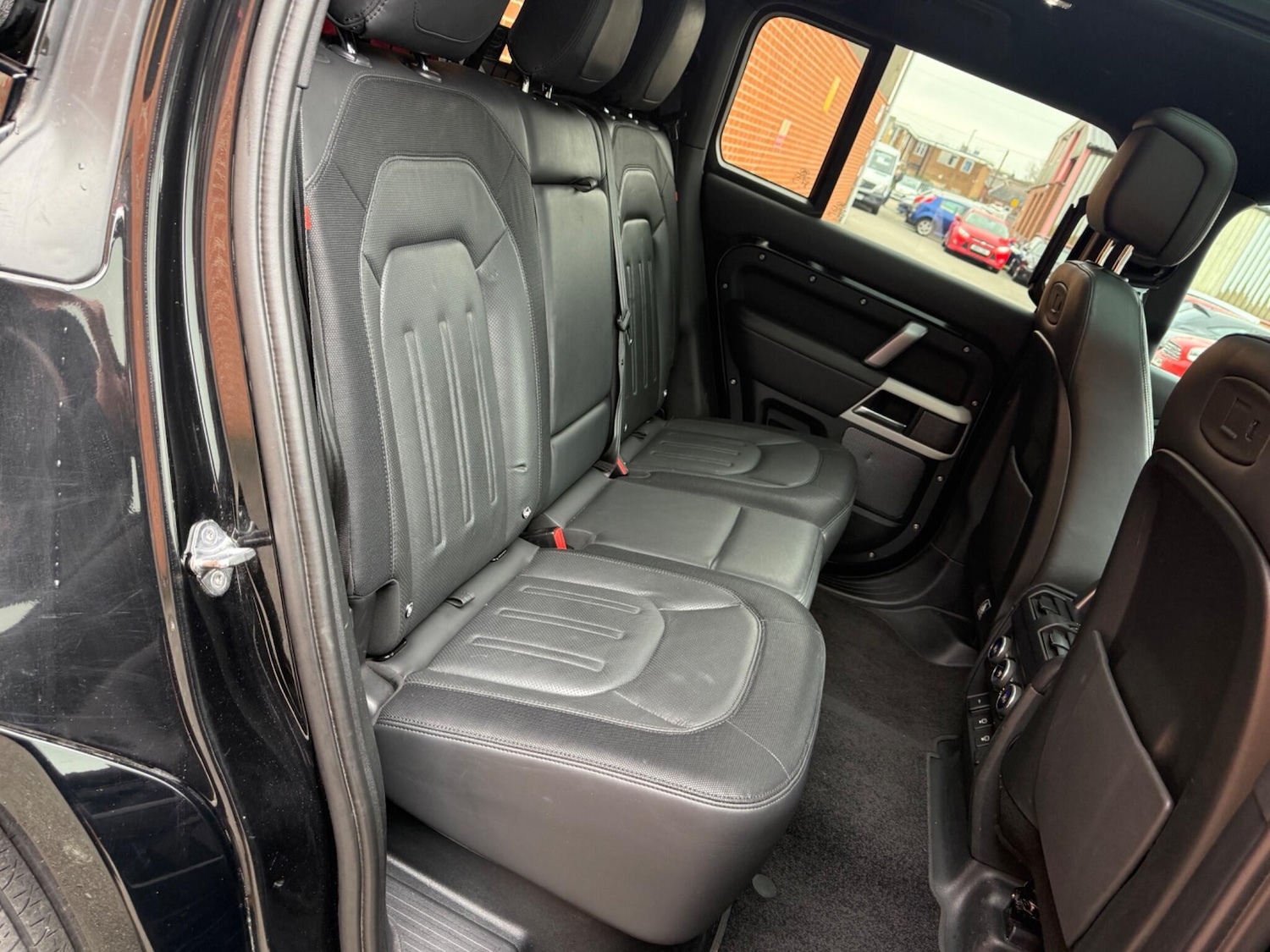 Used Land Rover Defender 2021 for sale - 77799025: Photo 31