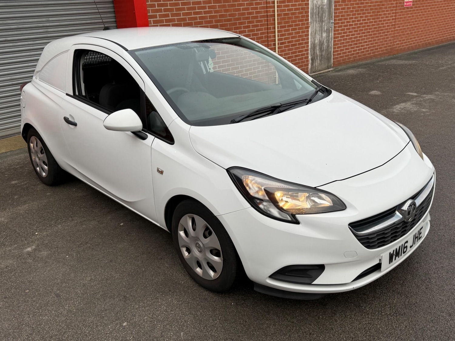 Used Vauxhall Corsa Van 2016 for sale - 77082038: Photo 2