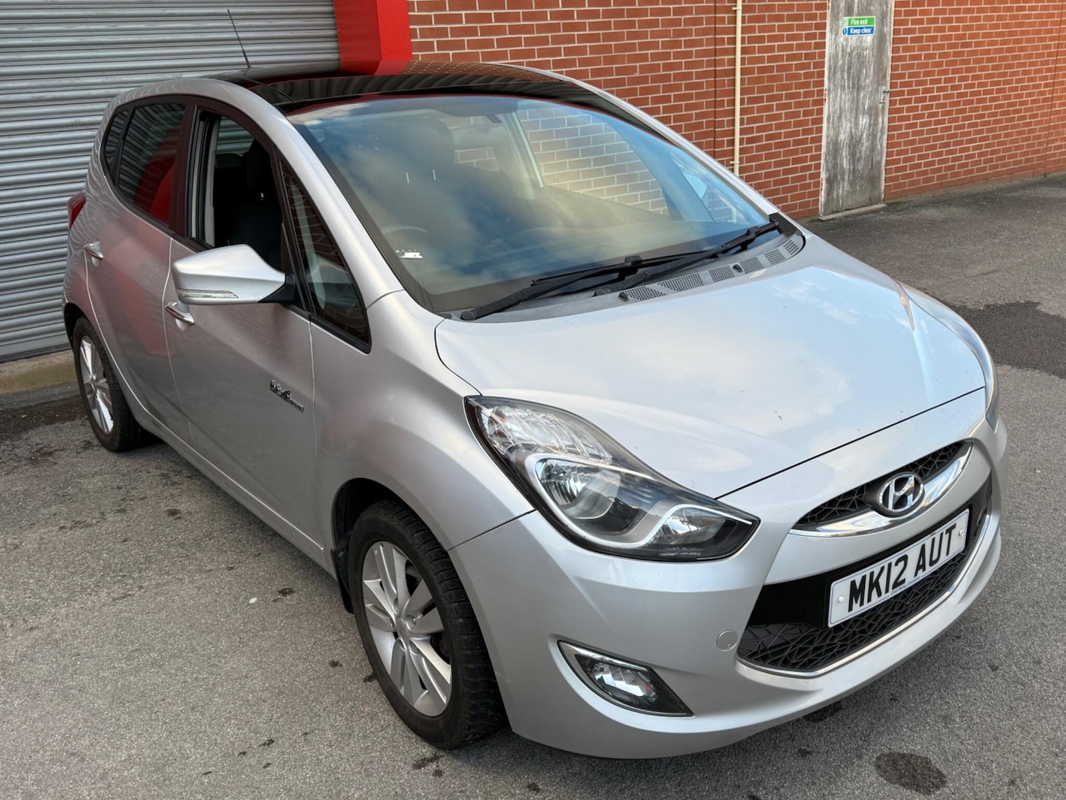 Used Hyundai Ix20 2012 for sale - 76752548: Photo 2
