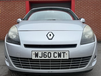 Used Renault Grand Scenic 2010 for sale - 77768688: Photo
