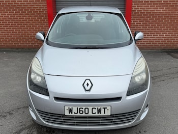 Used Renault Grand Scenic 2010 for sale - 77768688: Photo