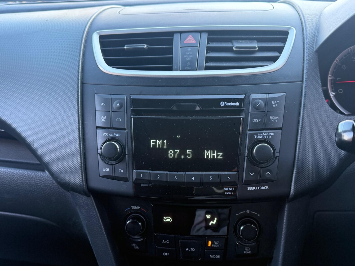 Used Suzuki Swift 2012 for sale - 77084403: Photo 18