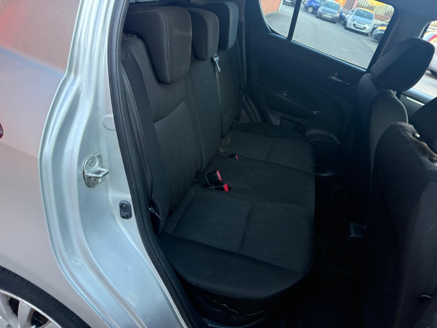 Used Suzuki Swift 2012 for sale - 77084403: Photo 30