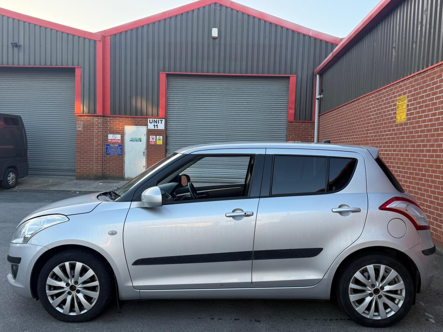 Used Suzuki Swift 2012 for sale - 77084403: Photo 8