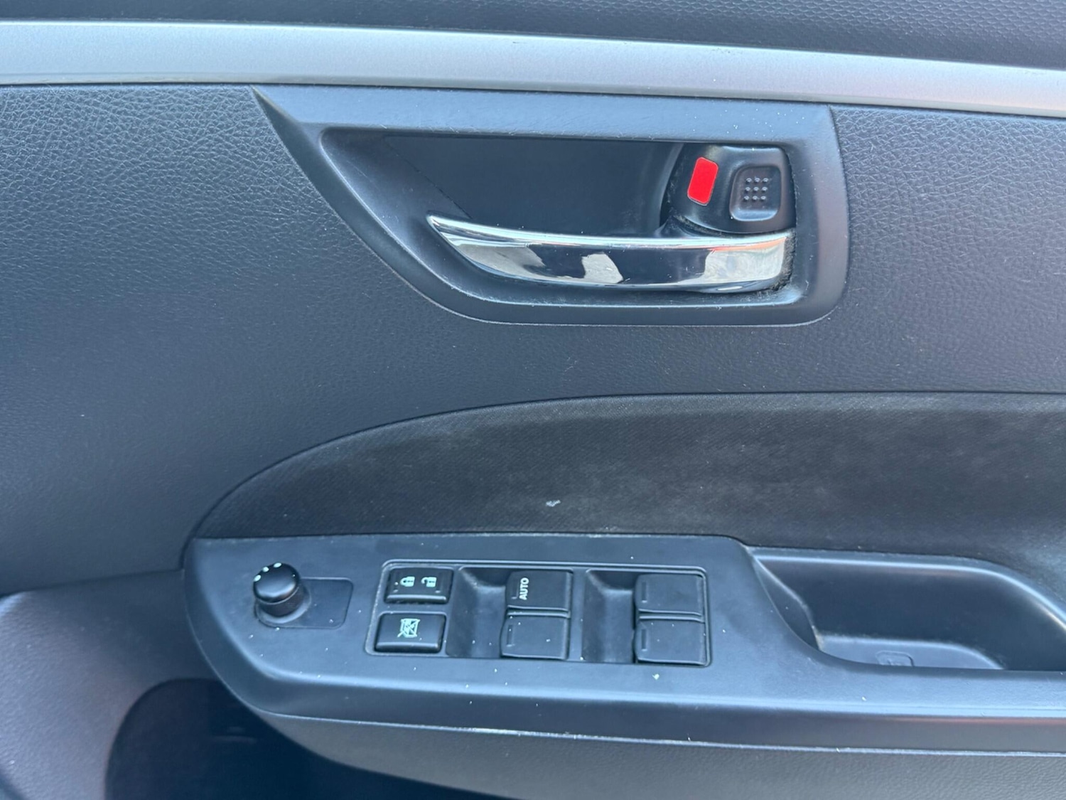 Used Suzuki Swift 2012 for sale - 77084403: Photo 9