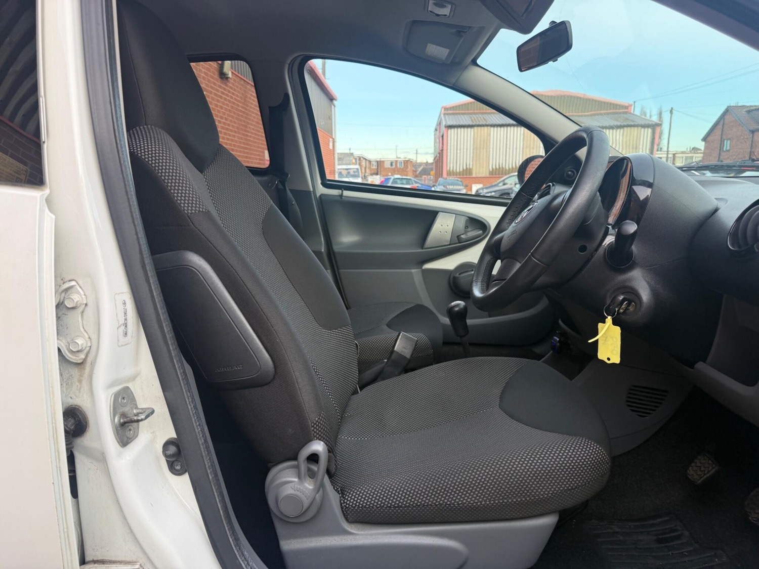 Used Toyota AYGO 2011 for sale - 77559805: Photo 18