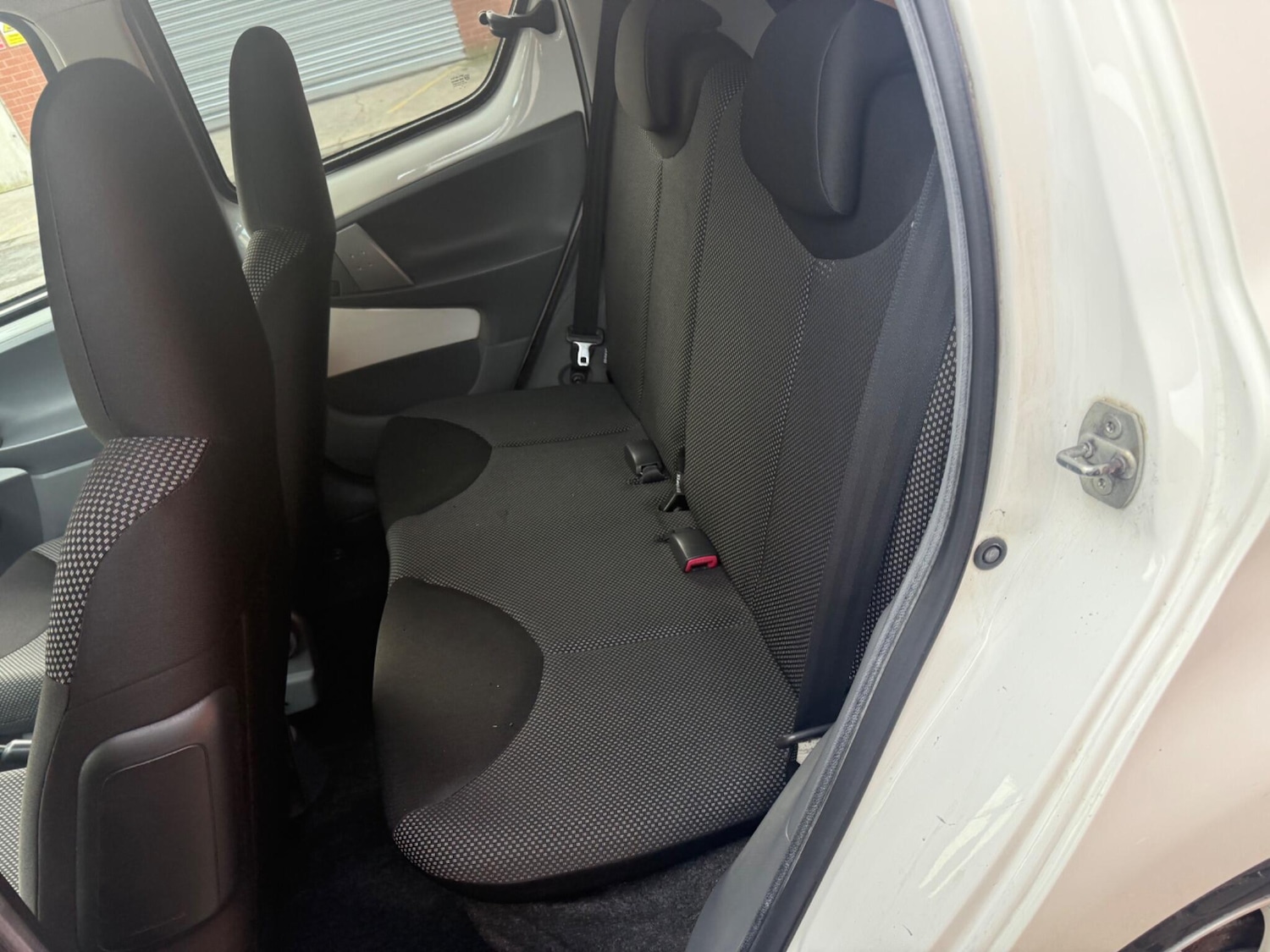 Used Toyota AYGO 2011 for sale - 77559805: Photo 23