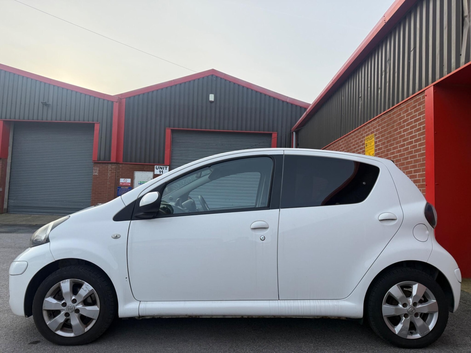 Used Toyota AYGO 2011 for sale - 77559805: Photo 8