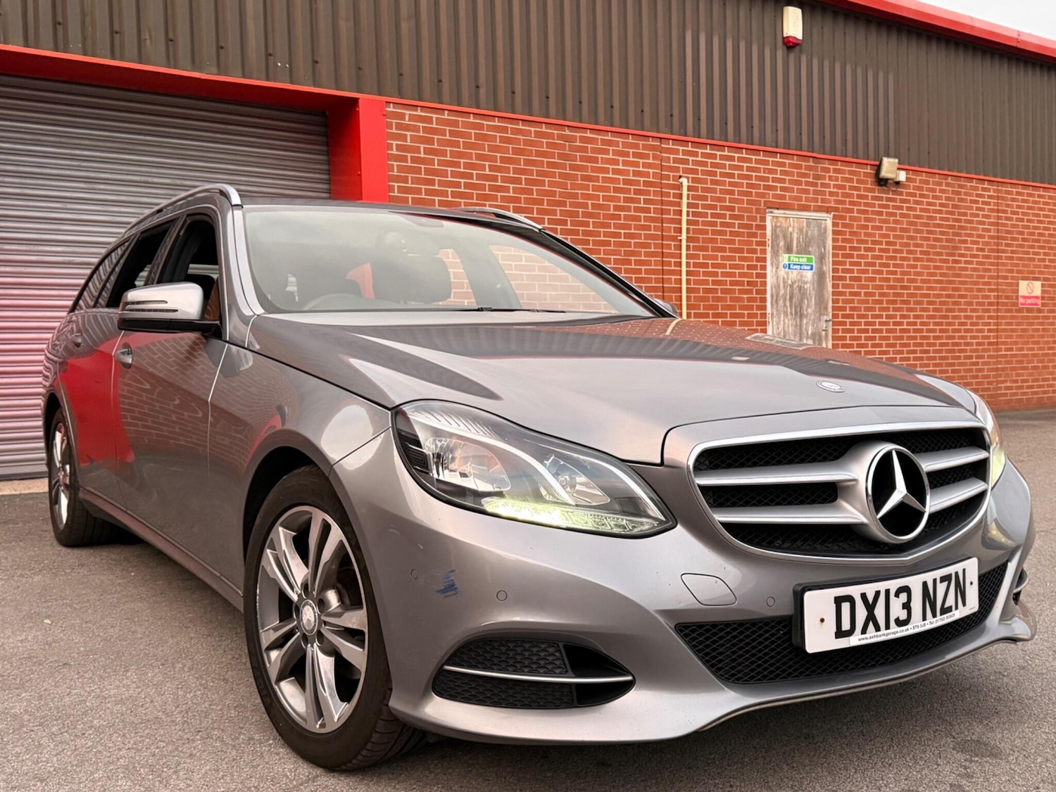 Used Mercedes-Benz E Class 2013 for sale - 76200527: Photo 1