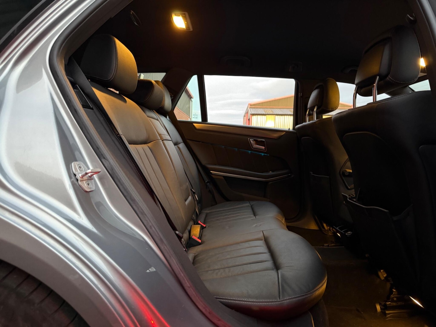 Used Mercedes-Benz E Class 2013 for sale - 76200527: Photo 28