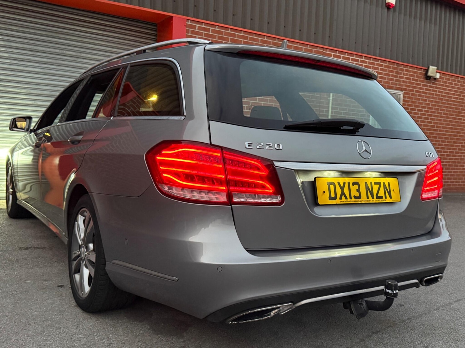 Used Mercedes-Benz E Class 2013 for sale - 76200527: Photo 32