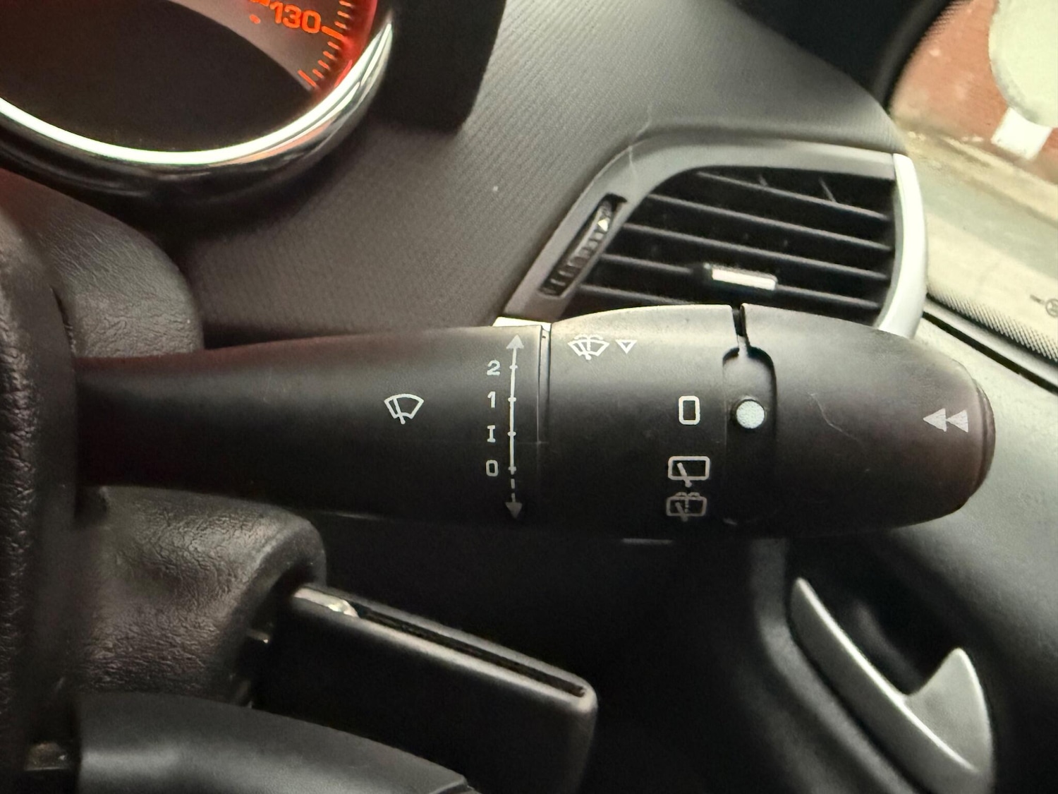 Used Peugeot 207 2010 for sale - 76024513: Photo 10