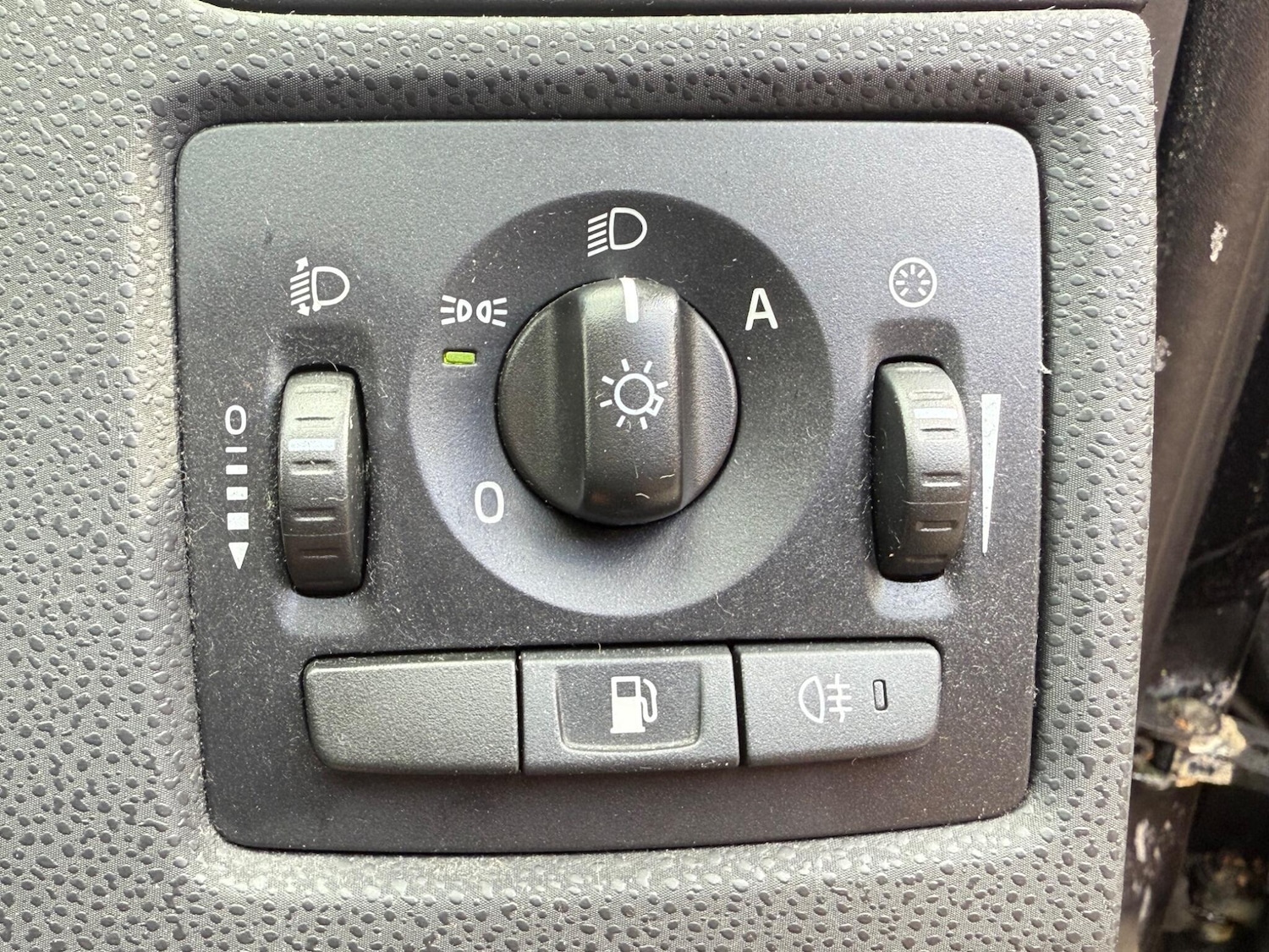 Used Volvo V50 2012 for sale - 78058557: Photo 10