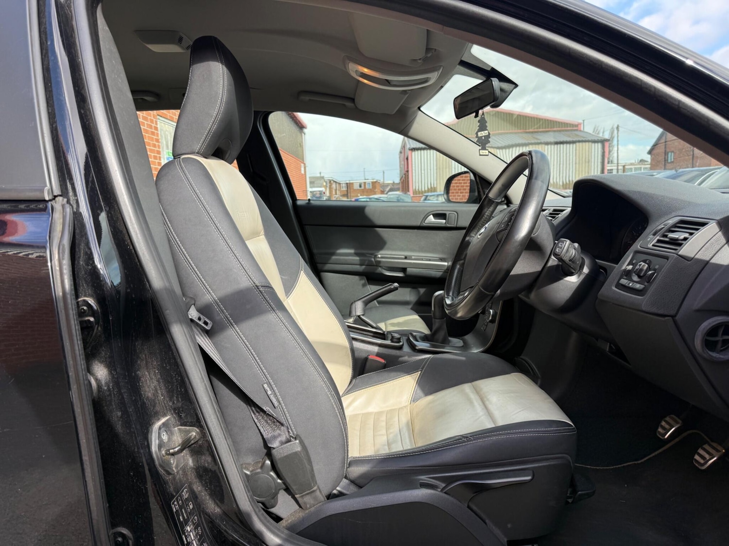 Used Volvo V50 2012 for sale - 78058557: Photo 22