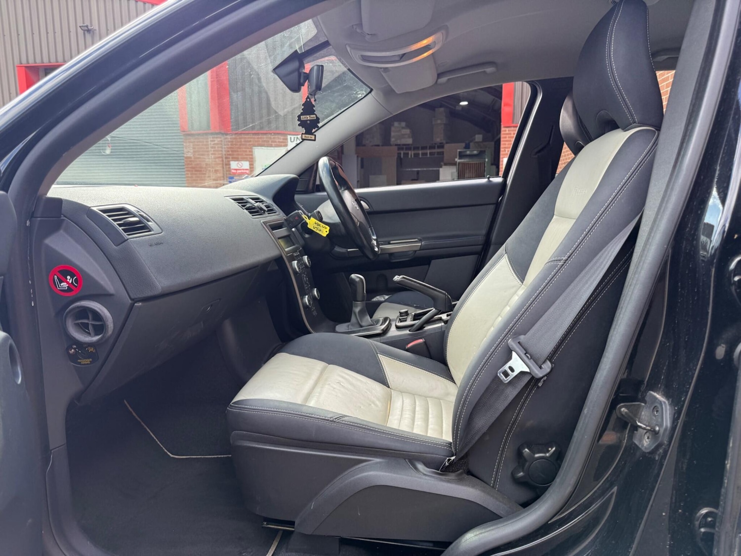 Used Volvo V50 2012 for sale - 78058557: Photo 24