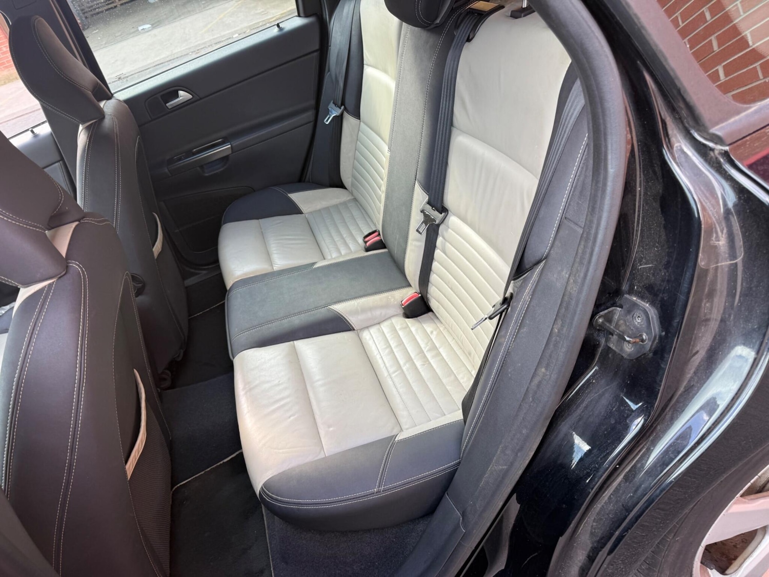 Used Volvo V50 2012 for sale - 78058557: Photo 27