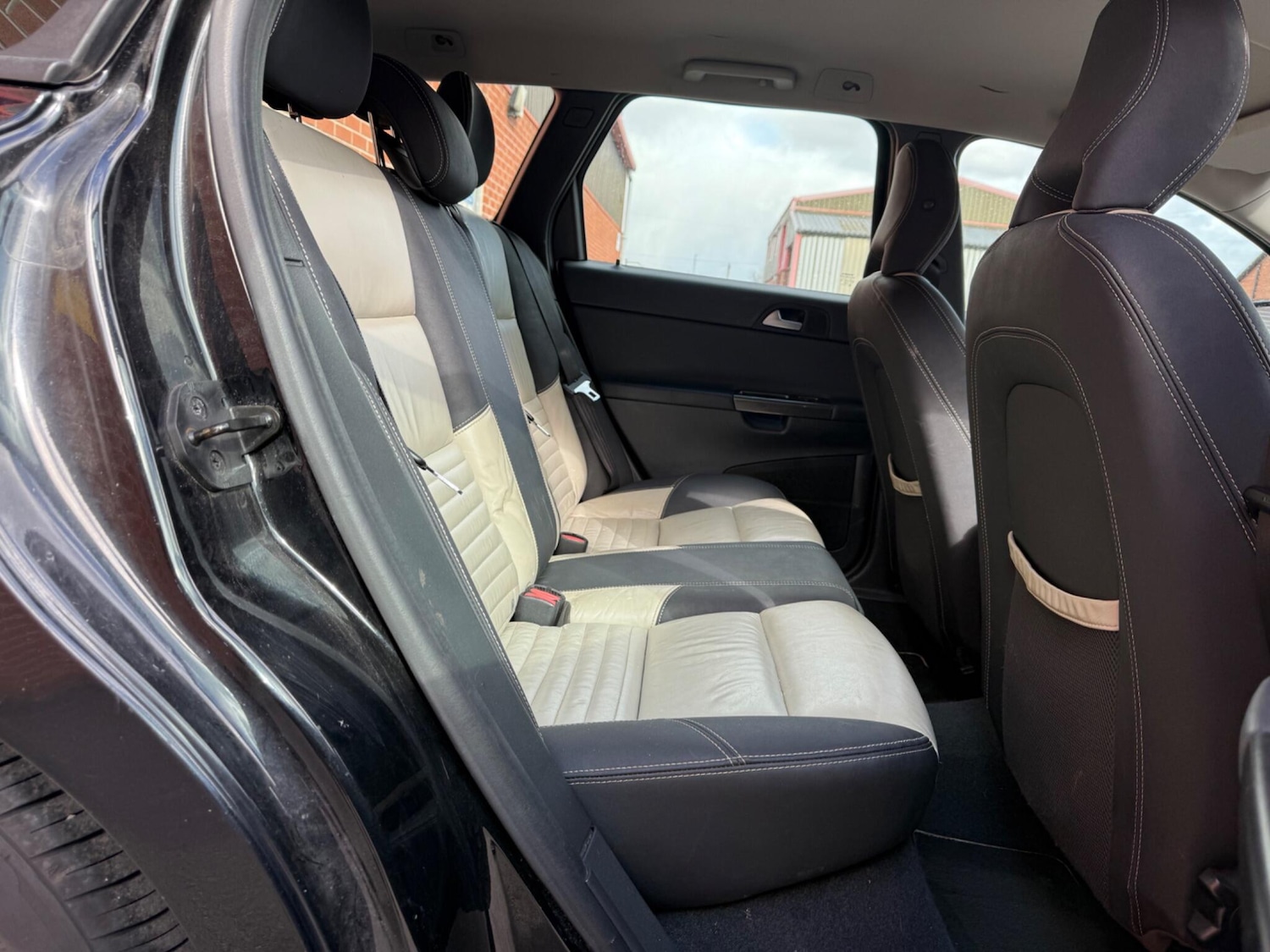 Used Volvo V50 2012 for sale - 78058557: Photo 28