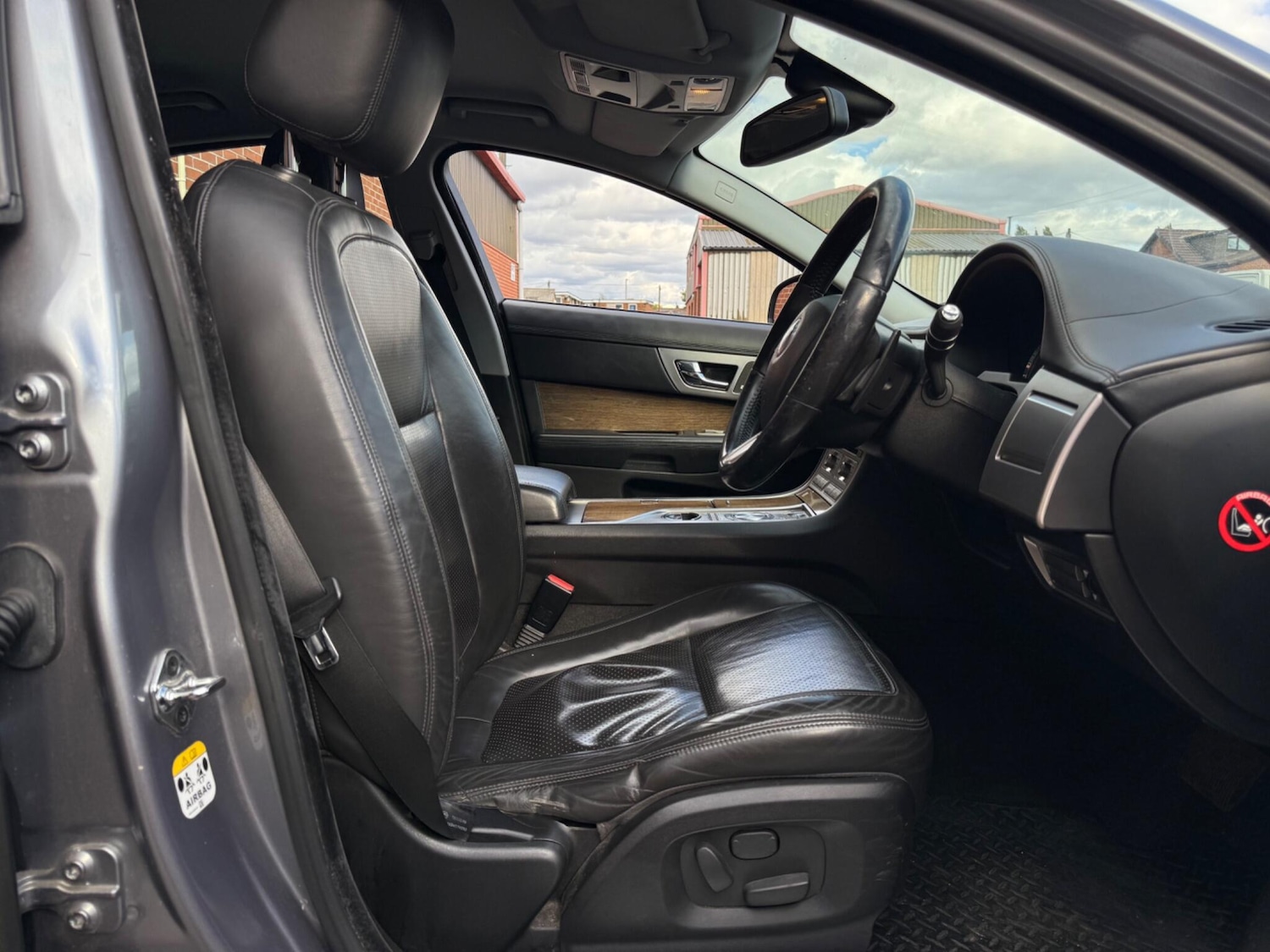 Used Jaguar XF 2010 for sale - 76988342: Photo 22