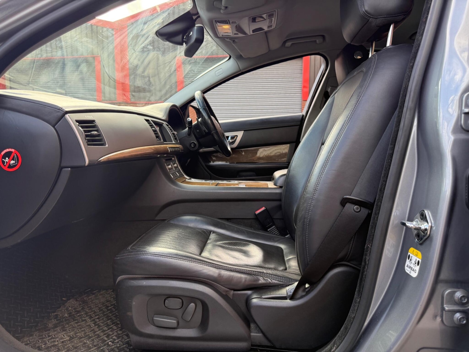 Used Jaguar XF 2010 for sale - 76988342: Photo 25