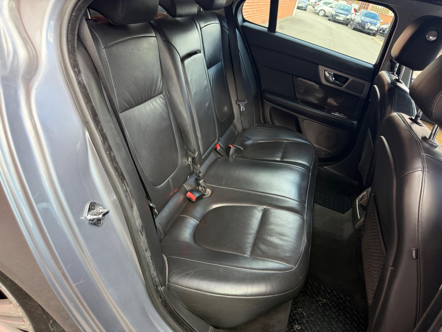 Used Jaguar XF 2010 for sale - 76988342: Photo 31