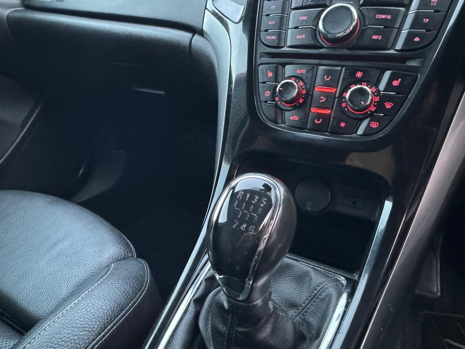 Used Vauxhall Astra 2014 for sale - 77162929: Photo 13