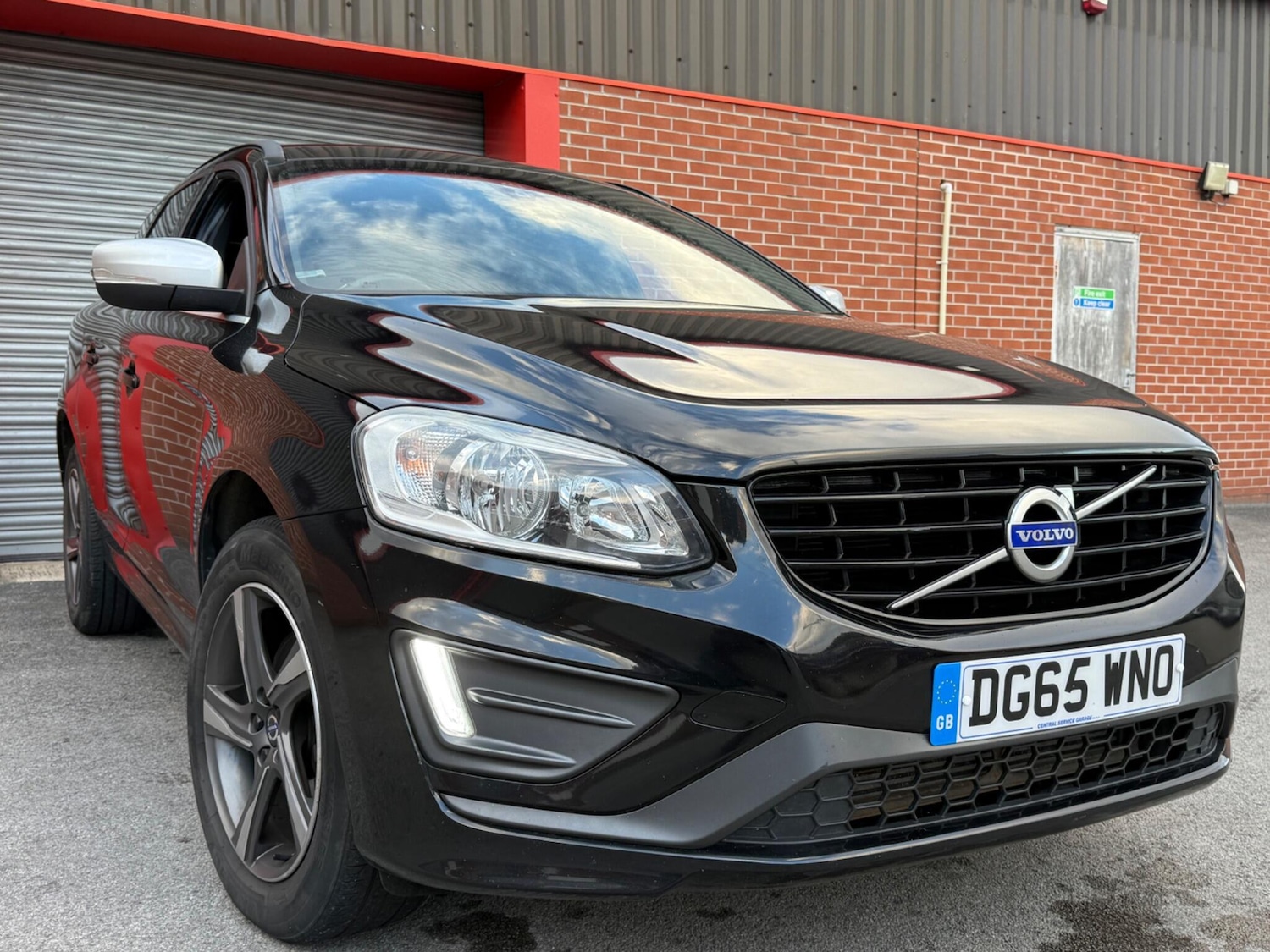 Used Volvo XC60 2015 for sale - 76000574: Photo 1