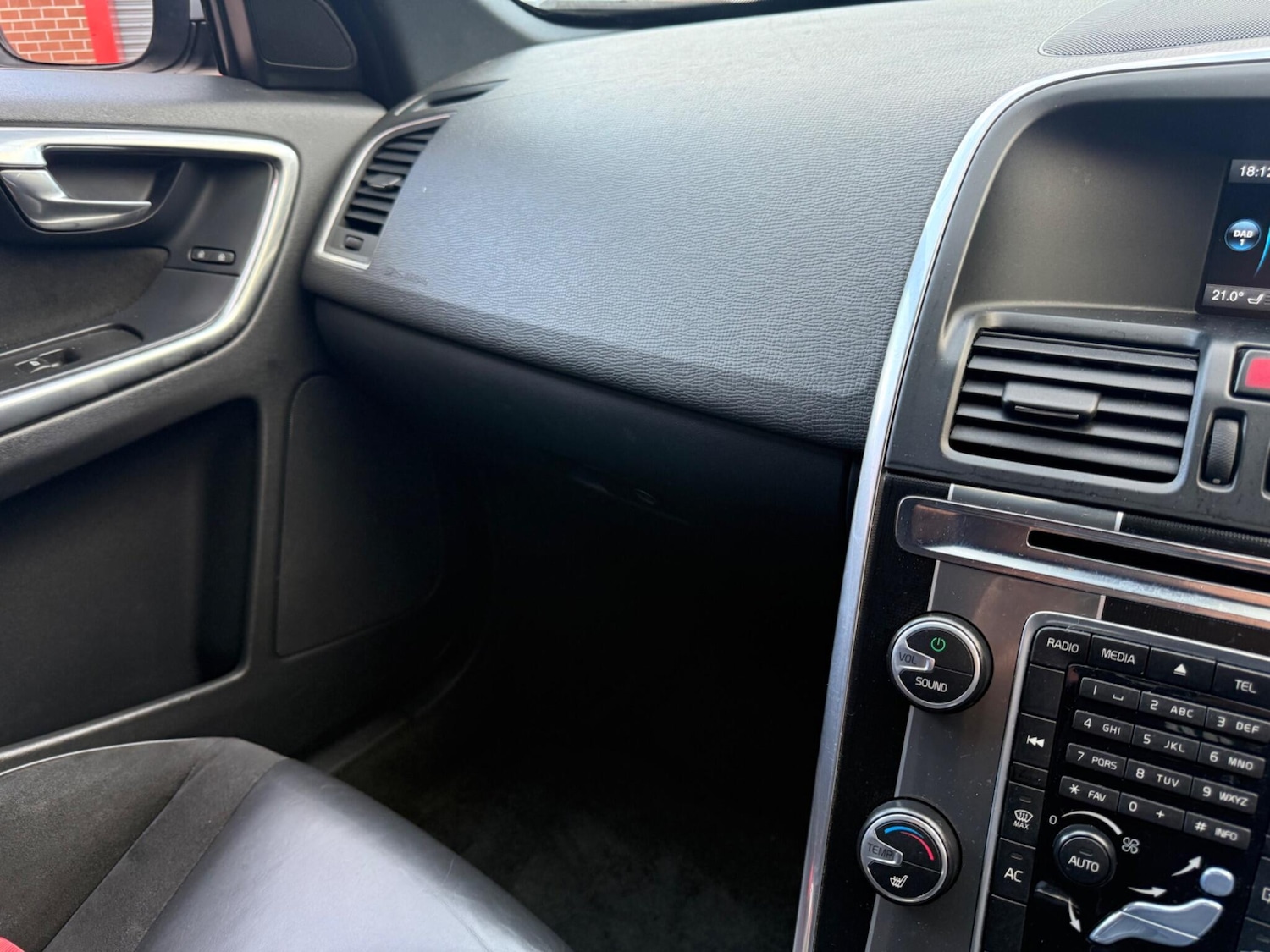 Used Volvo XC60 2015 for sale - 76000574: Photo 19