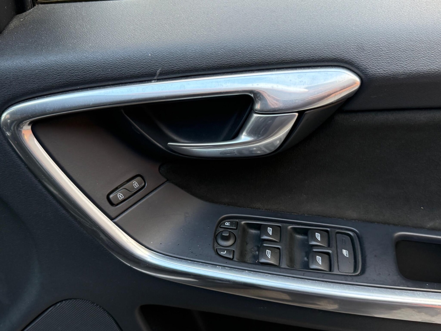 Used Volvo XC60 2015 for sale - 76000574: Photo 9