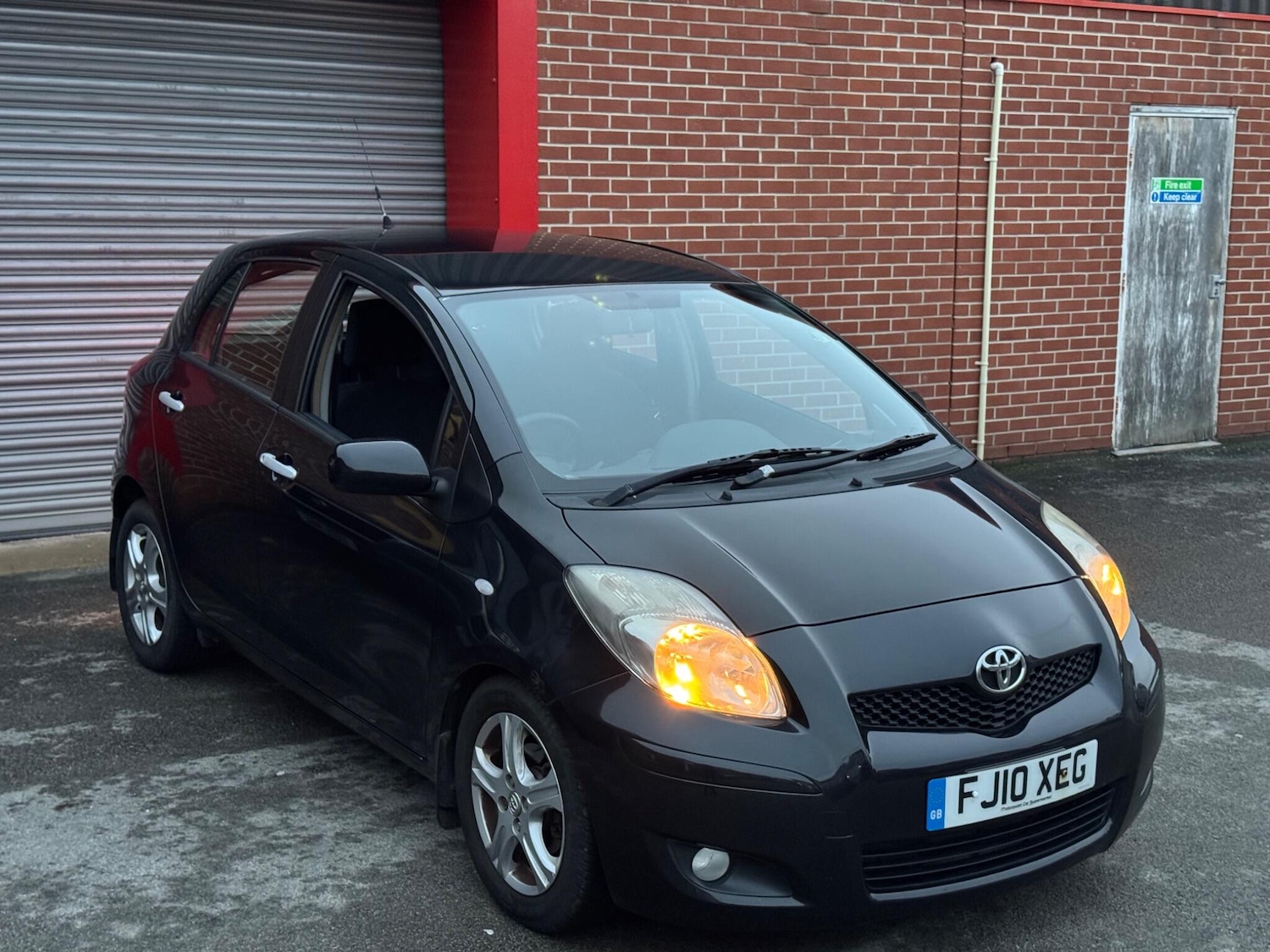 Used Toyota Yaris 2010 for sale - 76886800: Photo 1