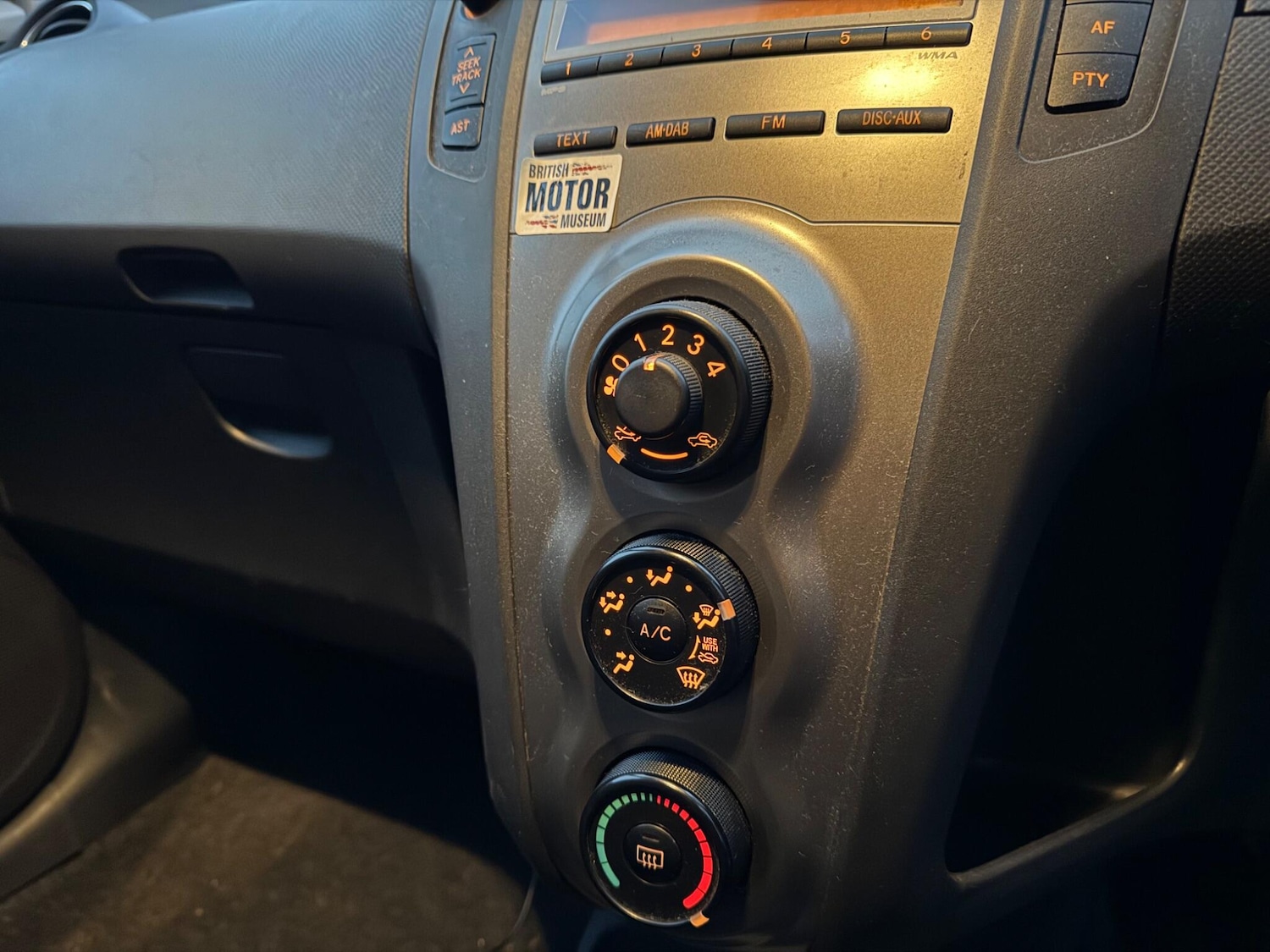 Used Toyota Yaris 2010 for sale - 76886800: Photo 15