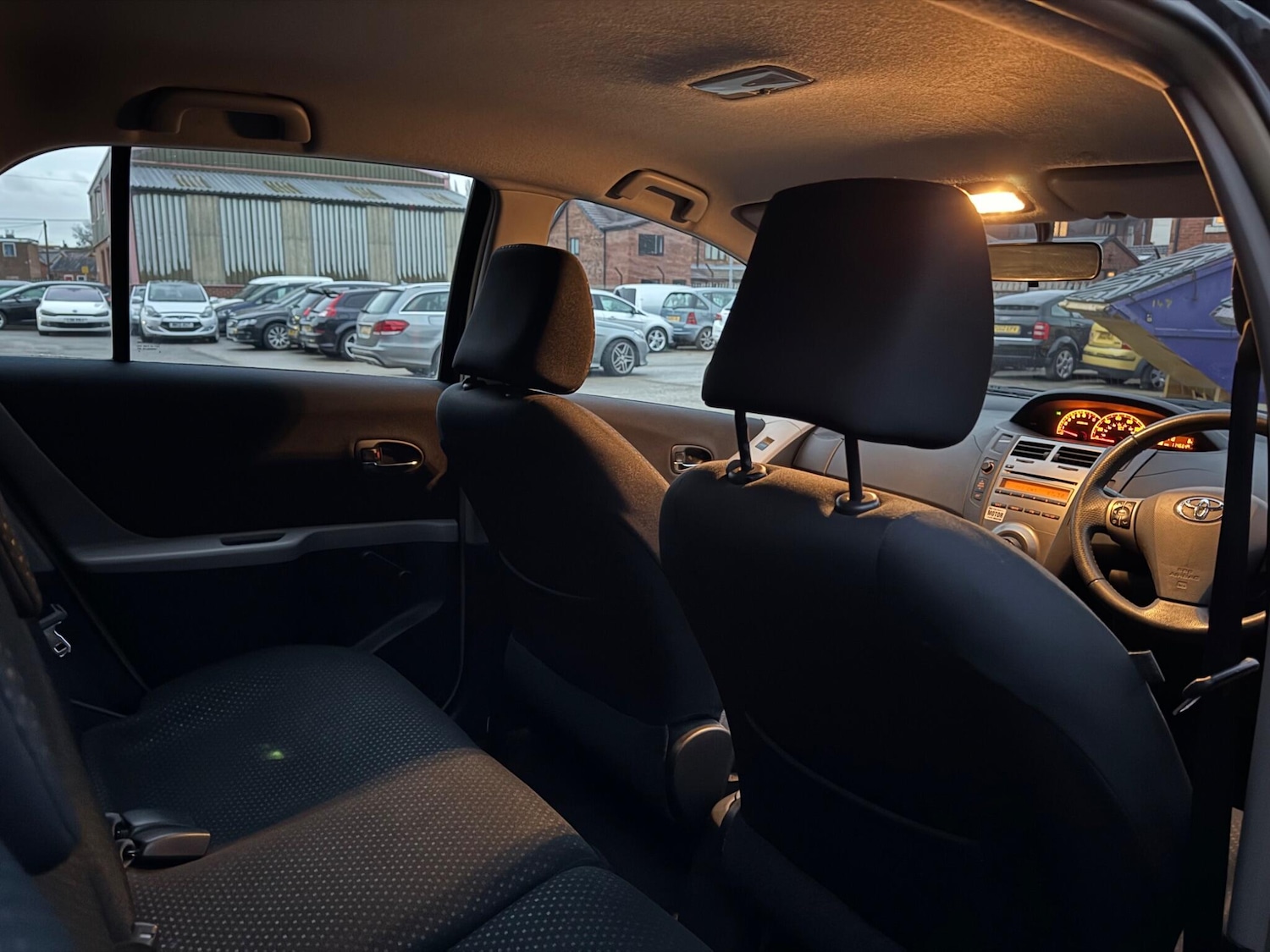 Used Toyota Yaris 2010 for sale - 76886800: Photo 19