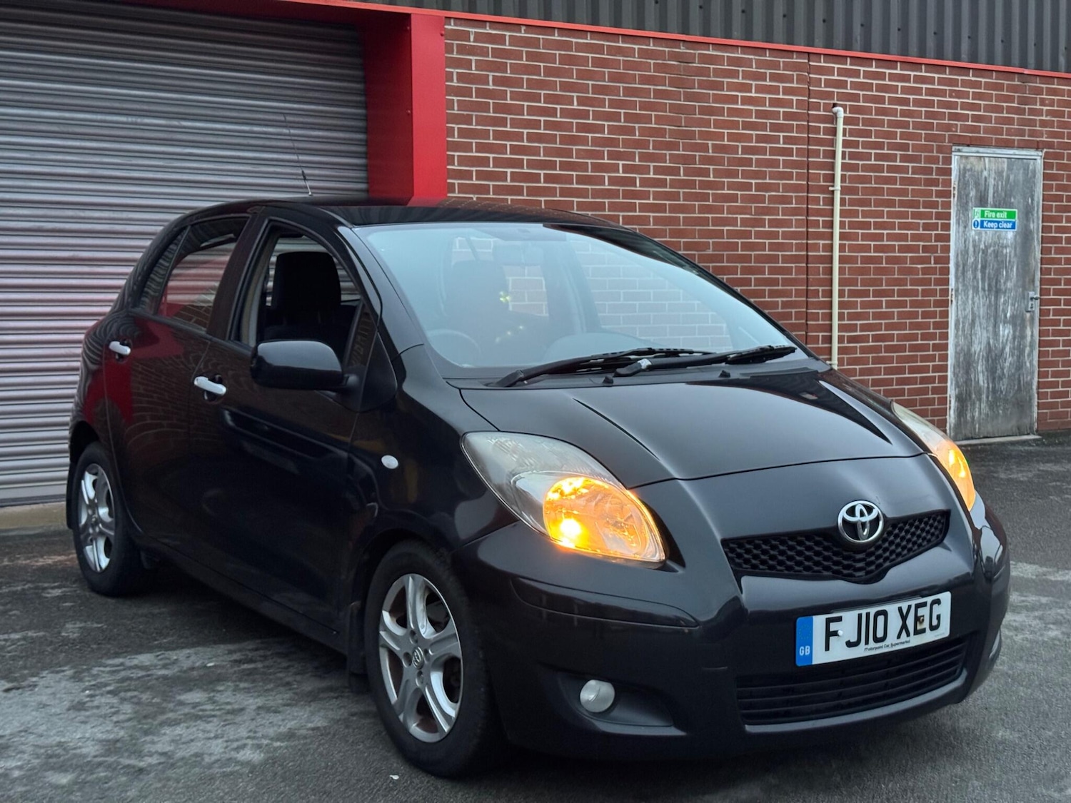 Used Toyota Yaris 2010 for sale - 76886800: Photo 2
