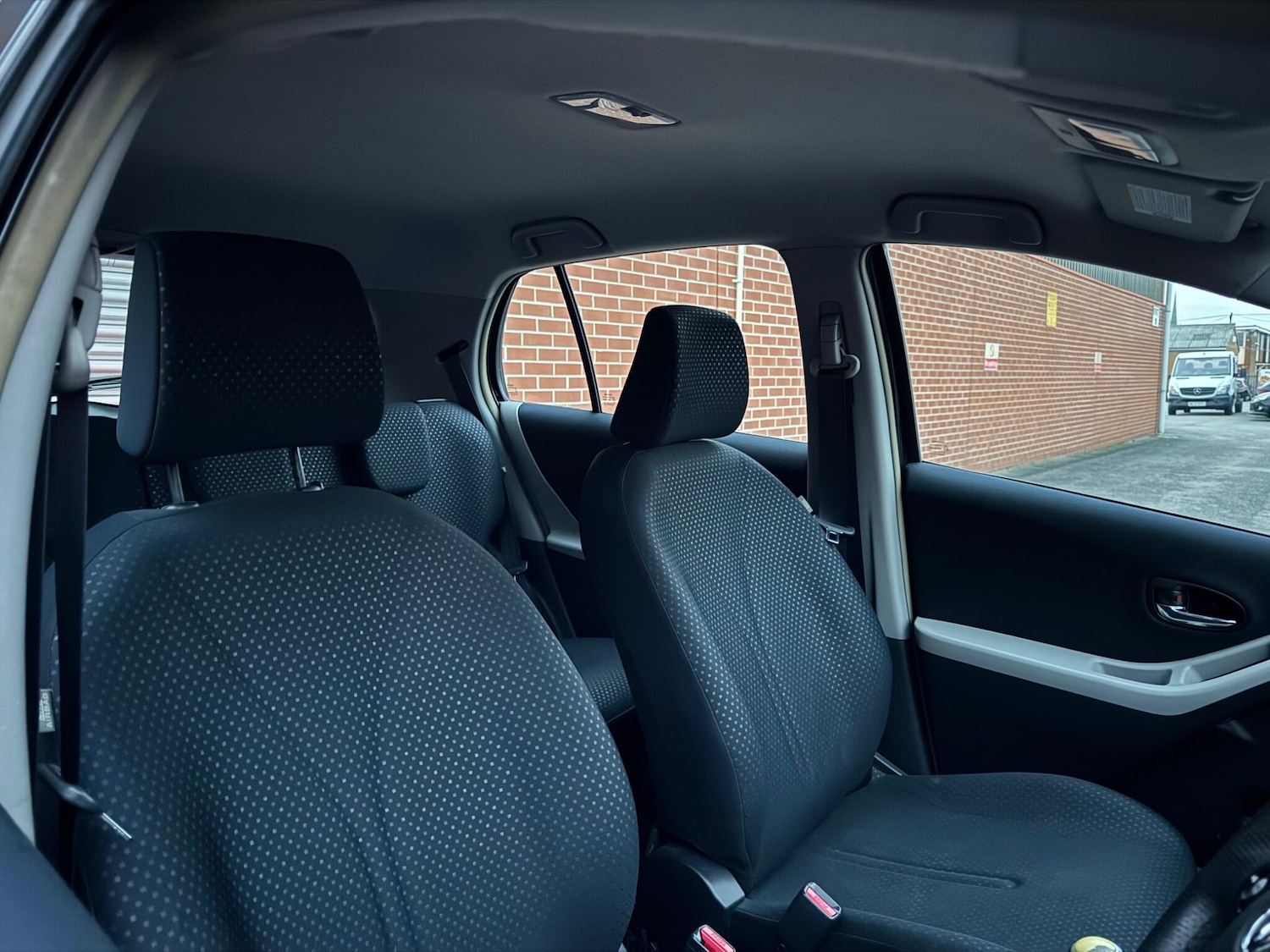 Used Toyota Yaris 2010 for sale - 76886800: Photo 9