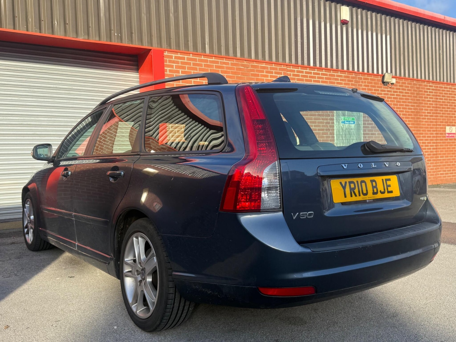 Used Volvo V50 2010 for sale - 77315426: Photo 32