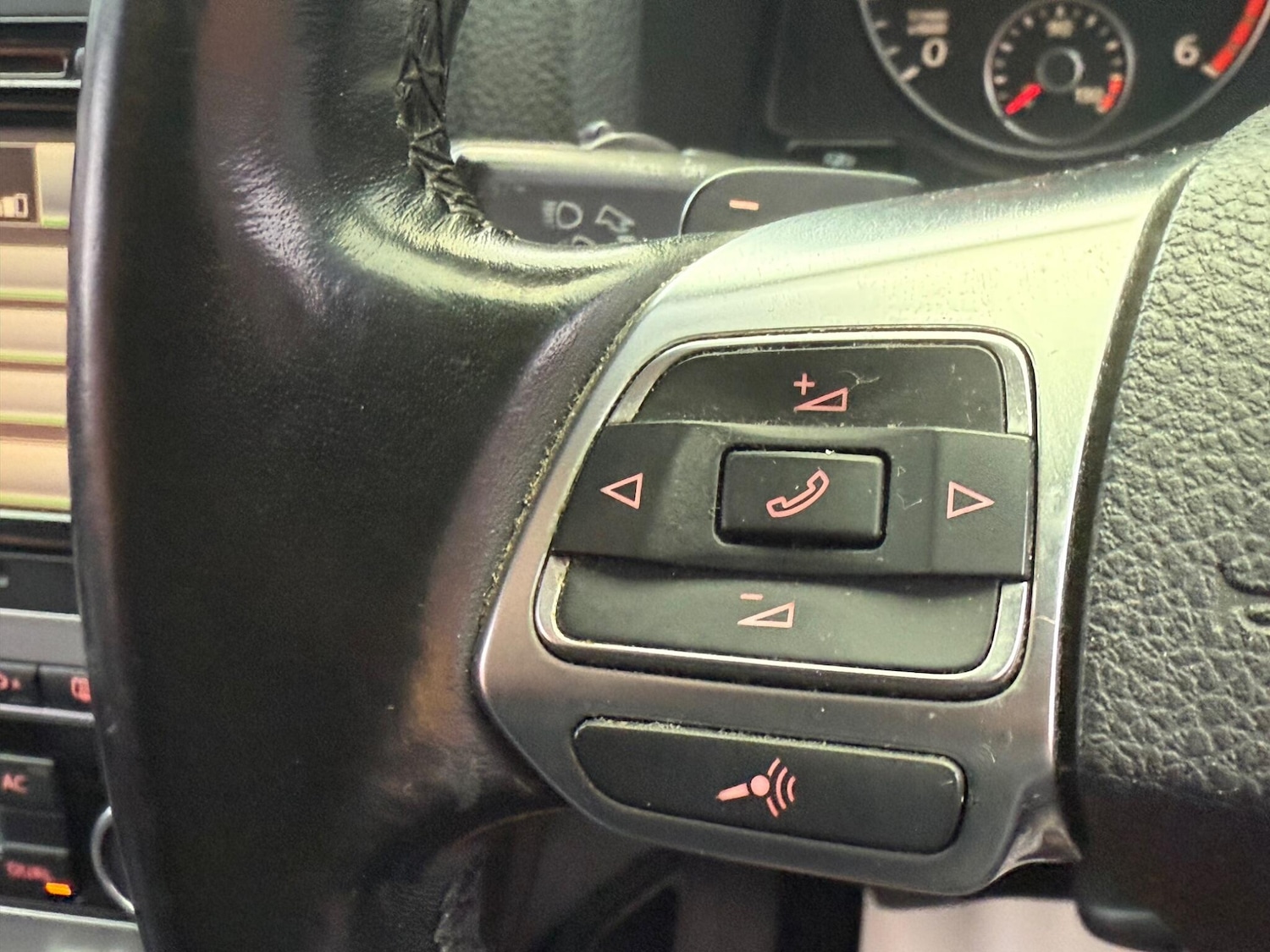 Used Volkswagen Scirocco 2011 for sale - 78072779: Photo 15