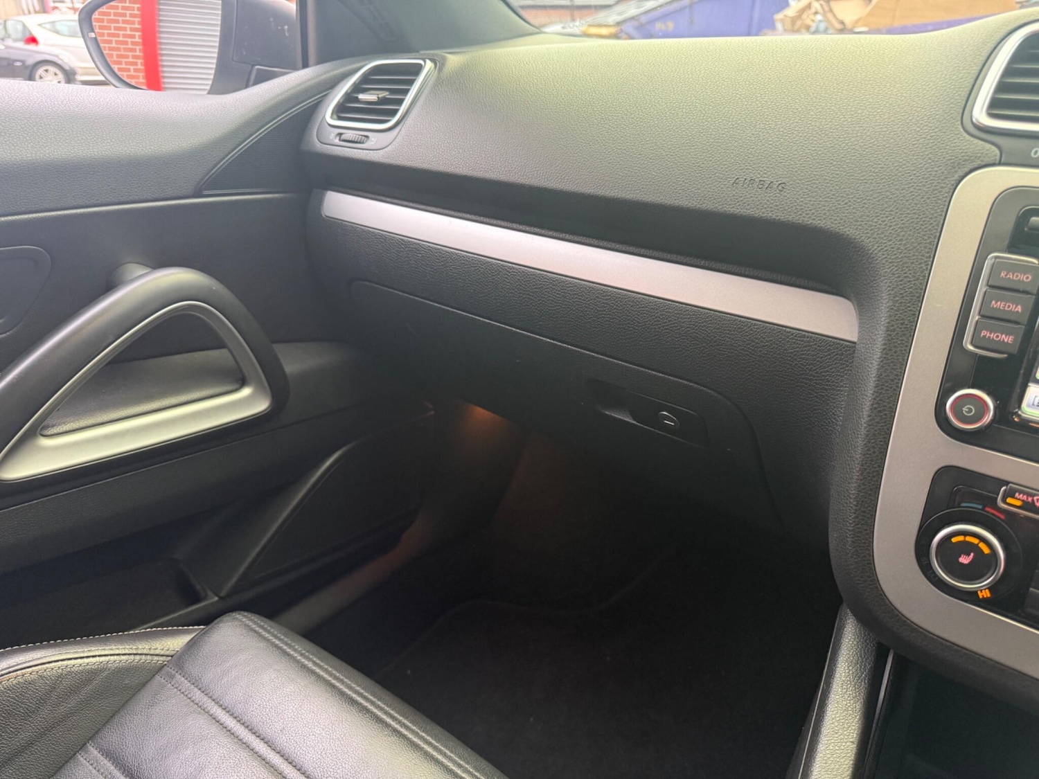 Used Volkswagen Scirocco 2011 for sale - 78072779: Photo 21