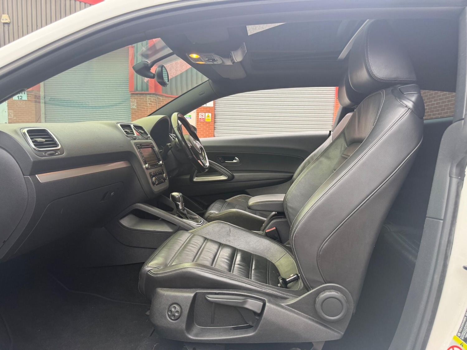 Used Volkswagen Scirocco 2011 for sale - 78072779: Photo 25