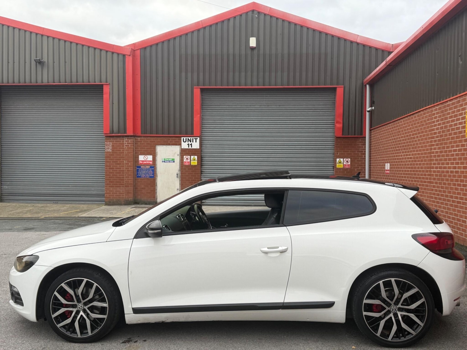 Used Volkswagen Scirocco 2011 for sale - 78072779: Photo 7