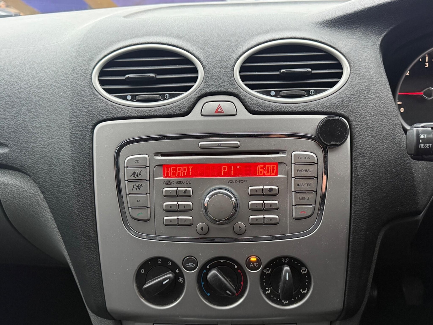 Used Ford Focus 2008 for sale - 77344813: Photo 15