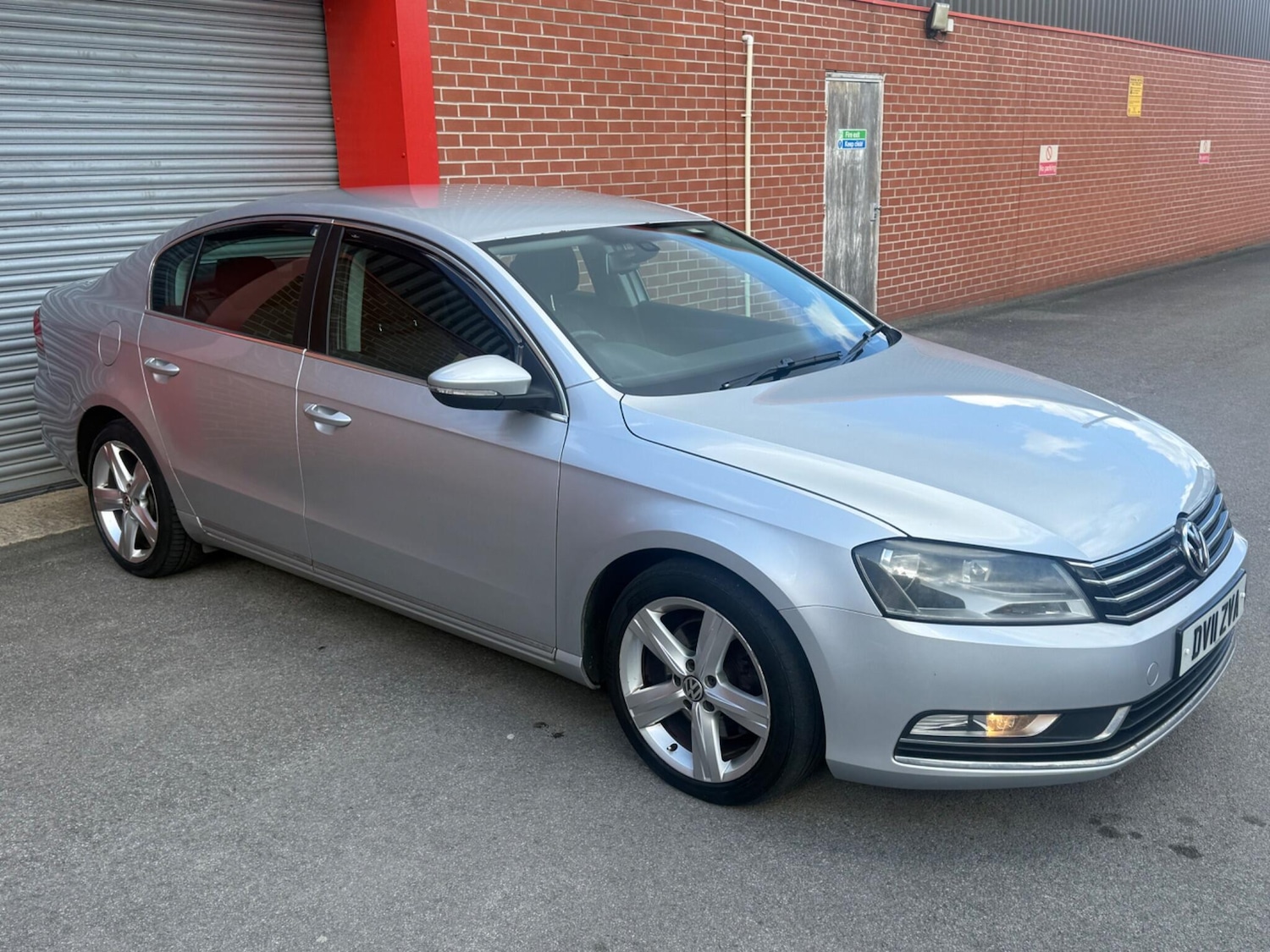Used Volkswagen Passat 2011 for sale - 77524882: Photo 2
