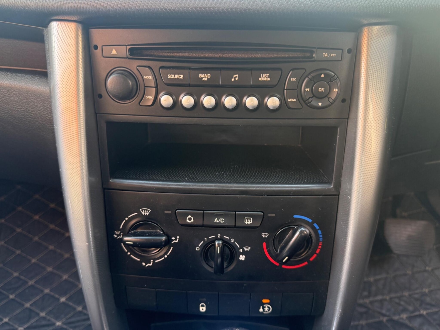 Used Peugeot 207 for sale - 77671621: Photo 14