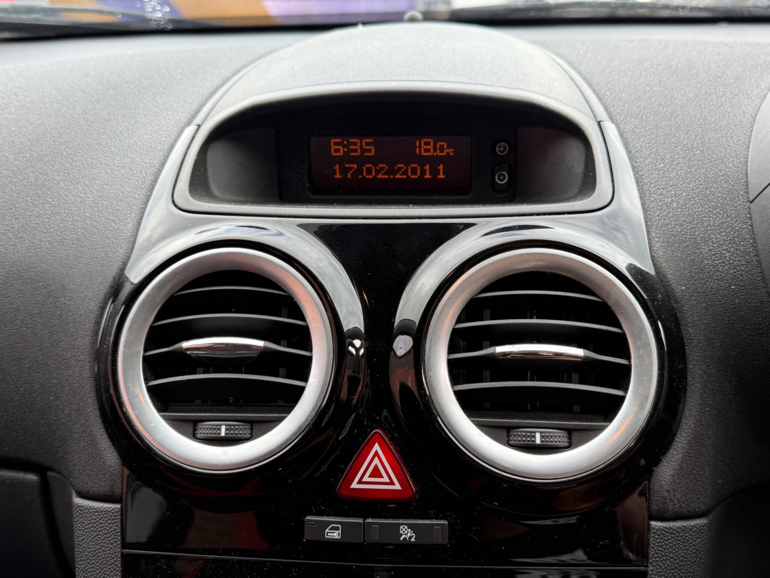 Used Vauxhall Corsa 2011 for sale - 77162836: Photo 15