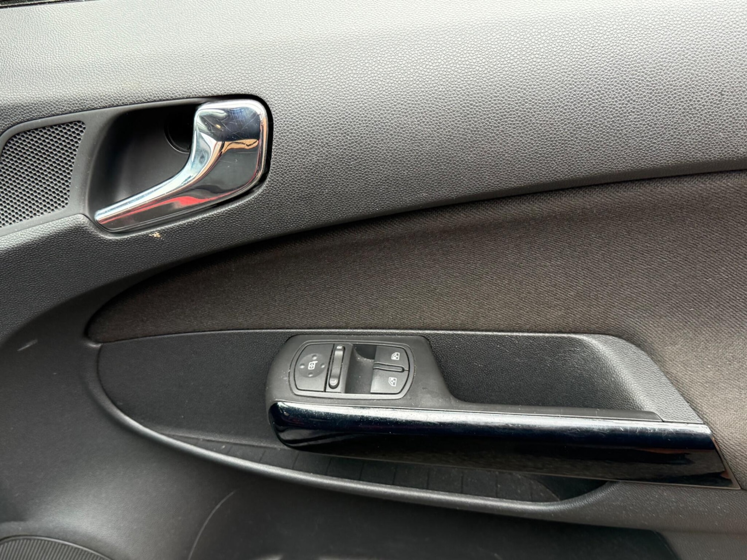 Used Vauxhall Corsa 2011 for sale - 77162836: Photo 9