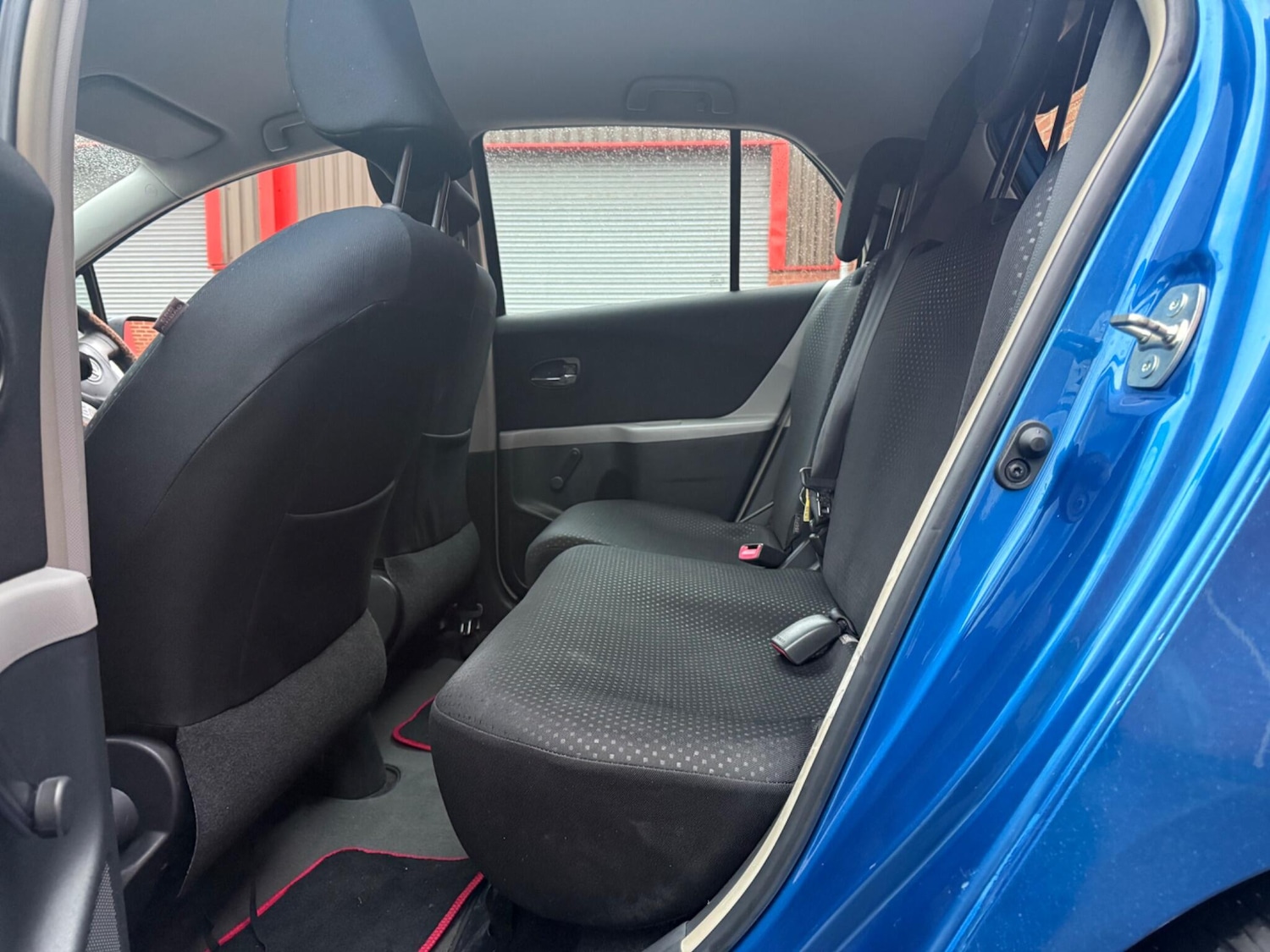 Used Toyota Yaris 2010 for sale - 77278601: Photo 26