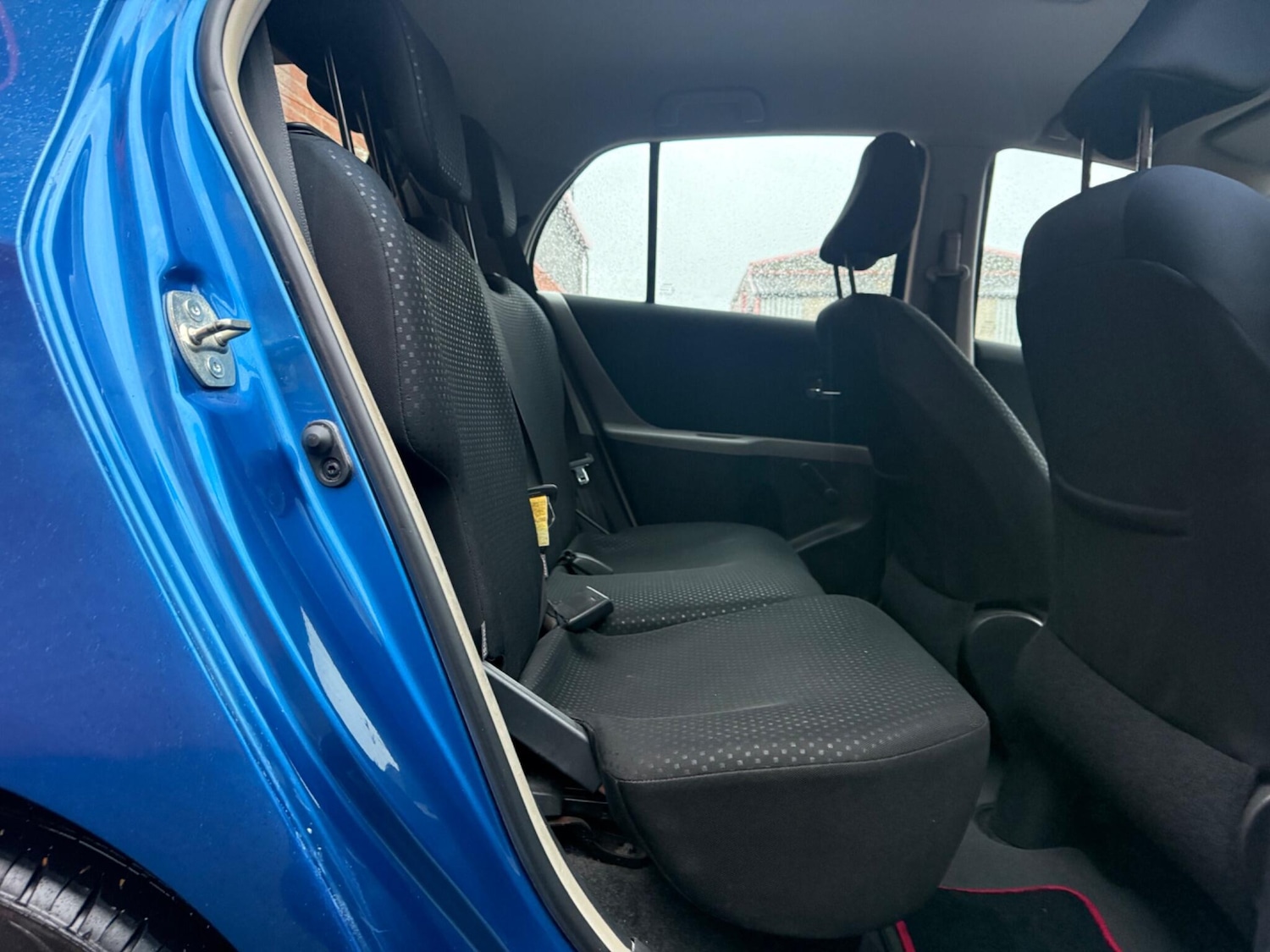 Used Toyota Yaris 2010 for sale - 77278601: Photo 28