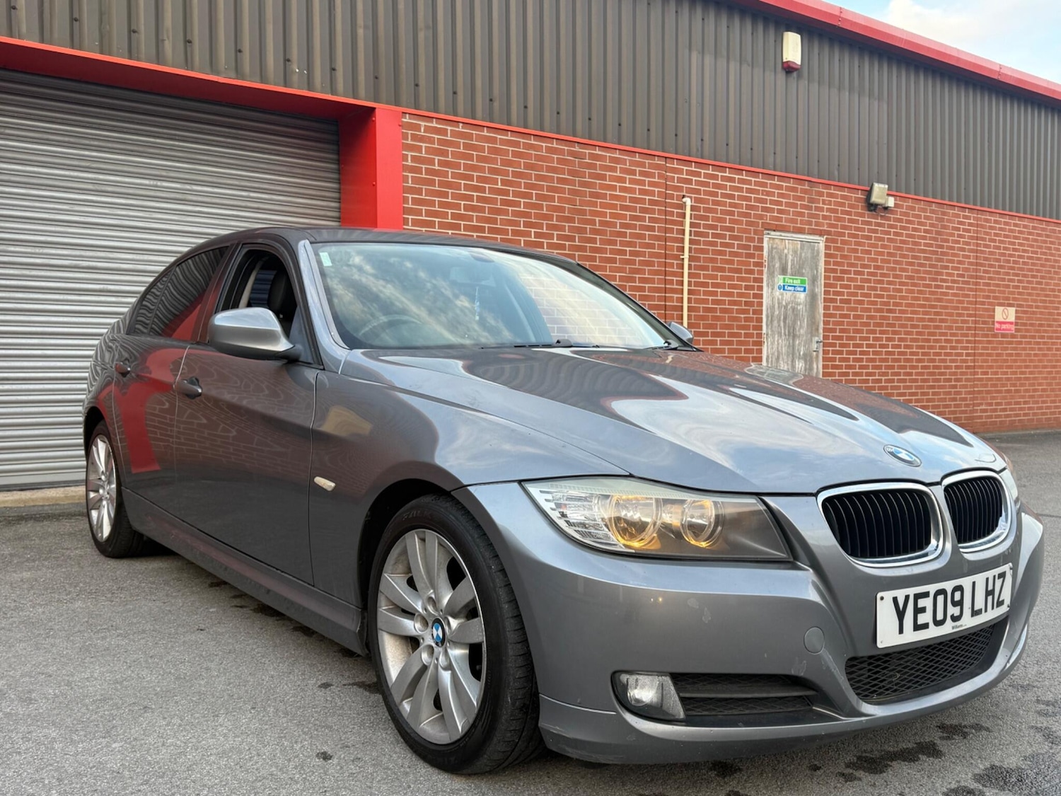 Used BMW 3 Series 2009 for sale - 76446533: Photo 1